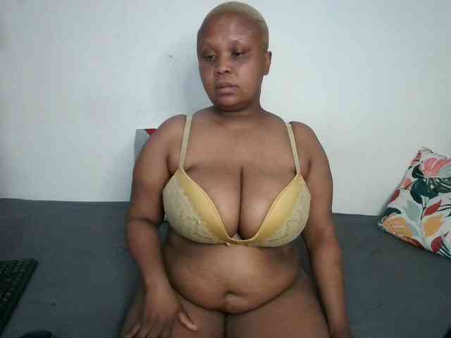 BIGTITTISXX webcam