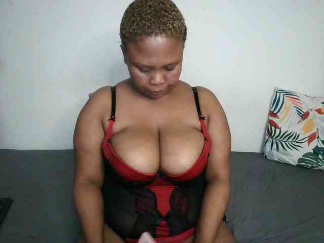 BIGTITTISXX webcam