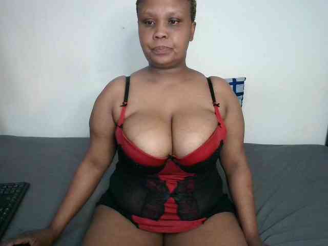 BIGTITTISXX webcam