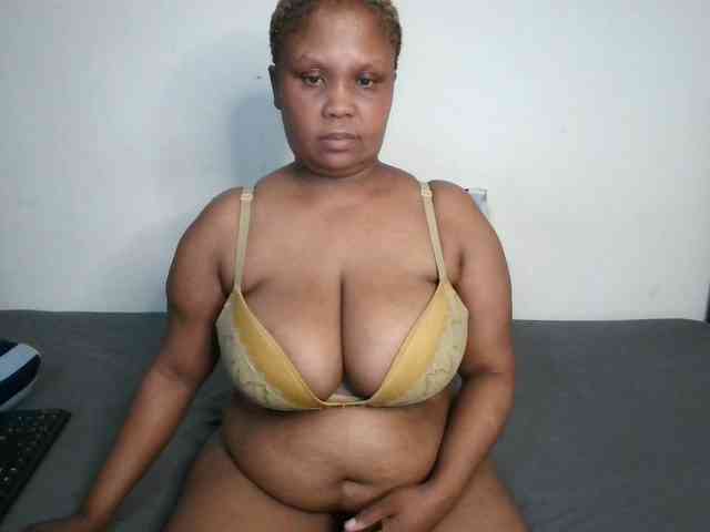 BIGTITTISXX webcam