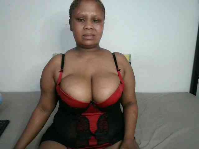 BIGTITTISXX webcam