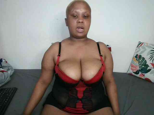 BIGTITTISXX webcam
