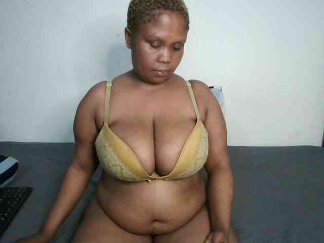 BIGTITTISXX webcam