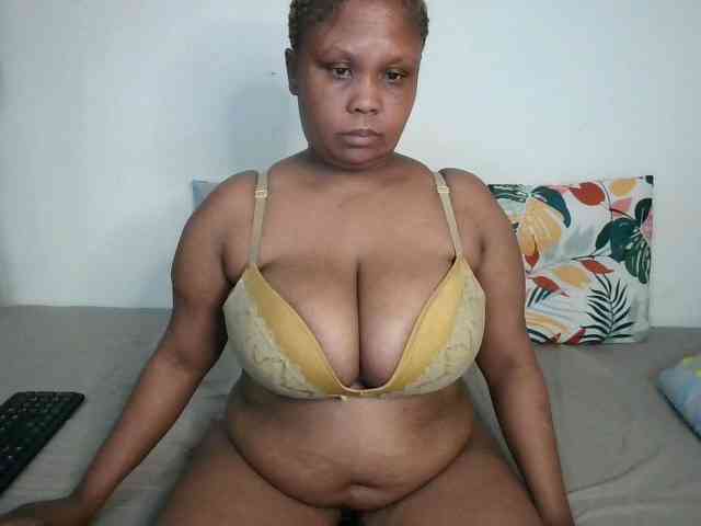 BIGTITTISXX webcam