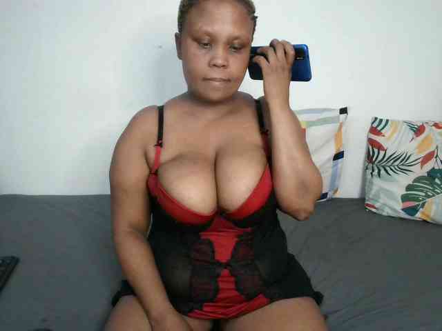 BIGTITTISXX webcam