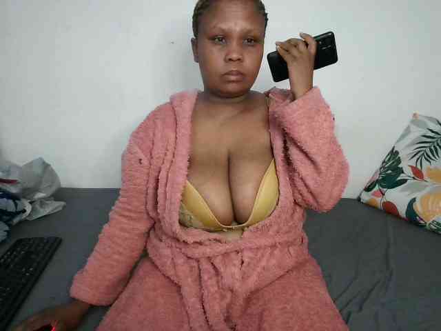 BIGTITTISXX webcam