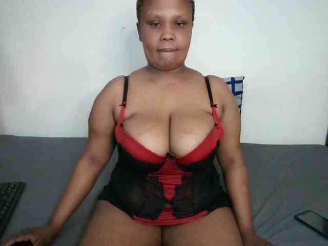 BIGTITTISXX webcam