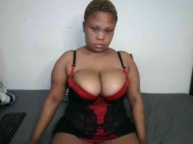 BIGTITTISXX webcam