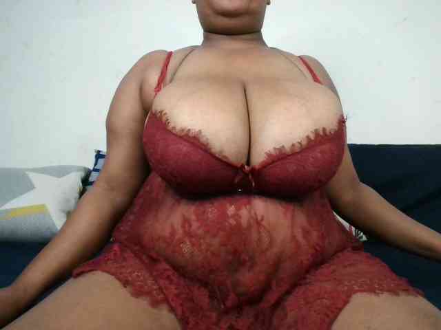 BIGTITTISXX webcam