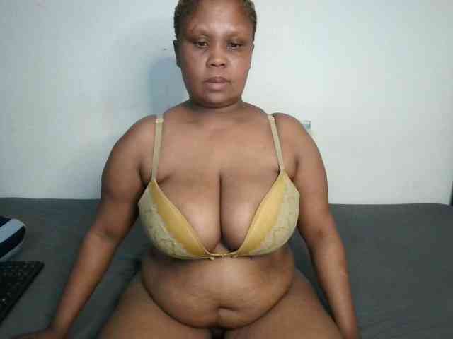 BIGTITTISXX webcam