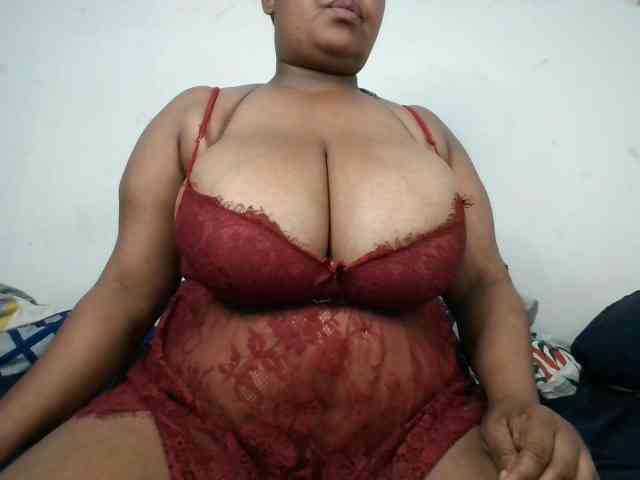 BIGTITTISXX webcam