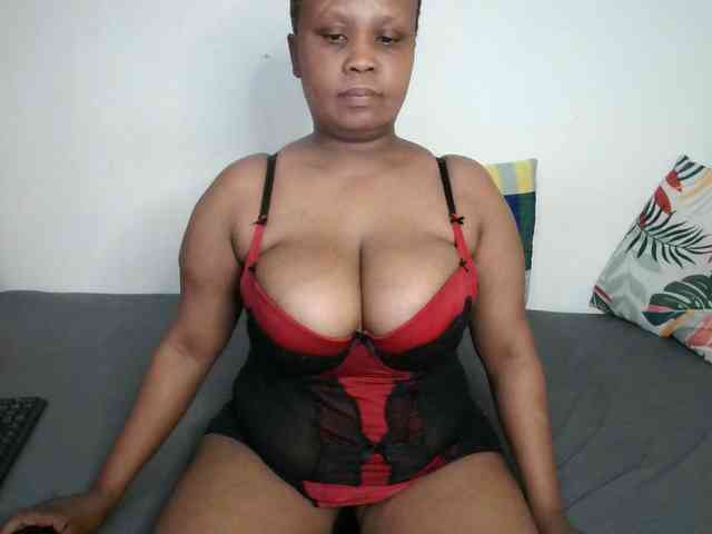 BIGTITTISXX webcam