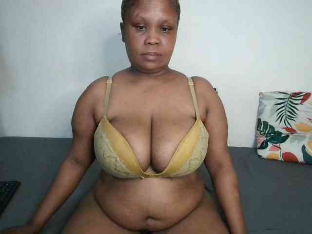BIGTITTISXX webcam