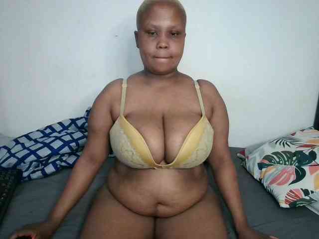 BIGTITTISXX webcam
