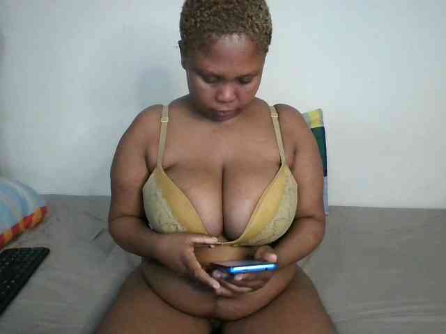 BIGTITTISXX webcam