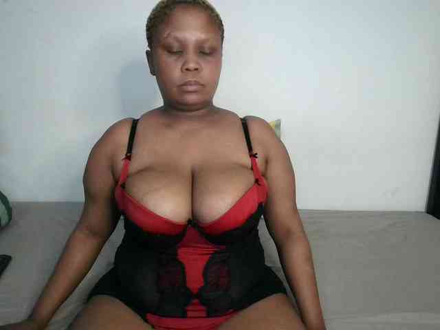 BIGTITTISXX webcam
