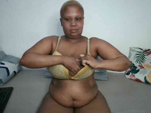 BIGTITTISXX webcam