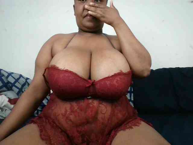 BIGTITTISXX webcam