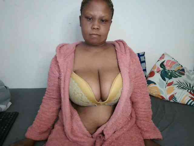 BIGTITTISXX webcam