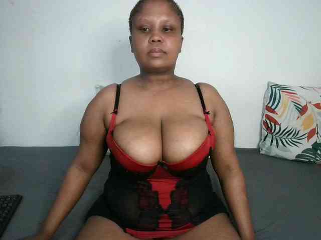 BIGTITTISXX webcam
