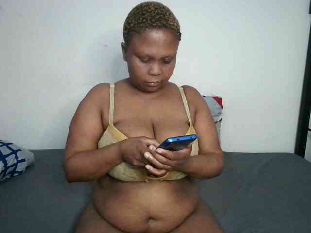 BIGTITTISXX webcam