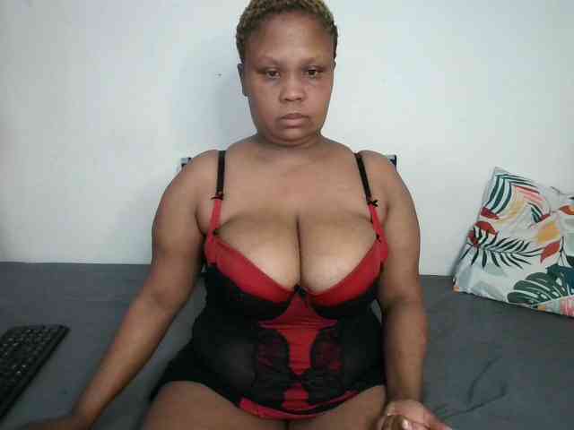 BIGTITTISXX webcam