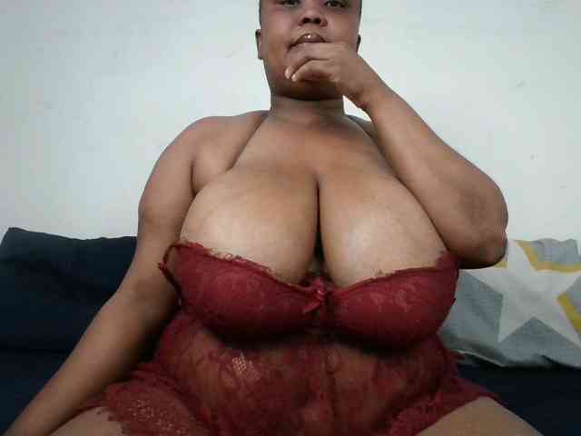 BIGTITTISXX Live Webcam on BongaCams