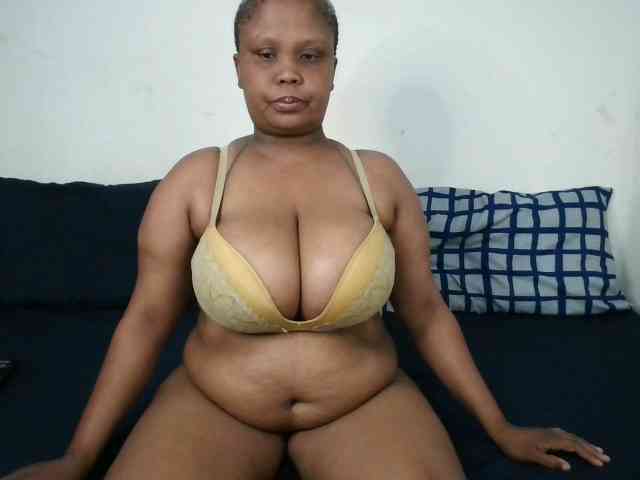 BIGTITTISXX webcam