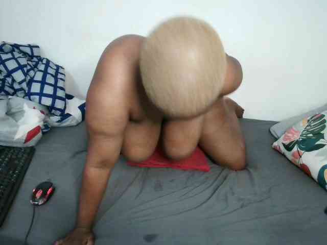 BIGTITTISXX webcam