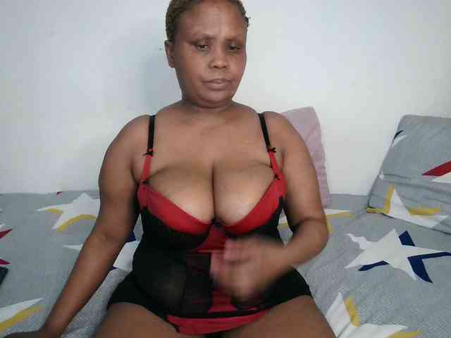BIGTITTISXX webcam