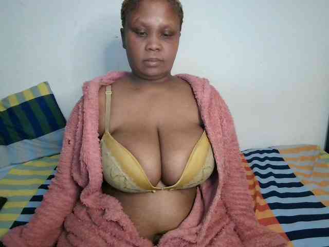 BIGTITTISXX webcam