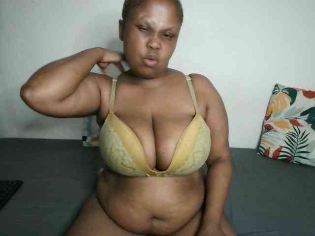 BIGTITTISXX webcam