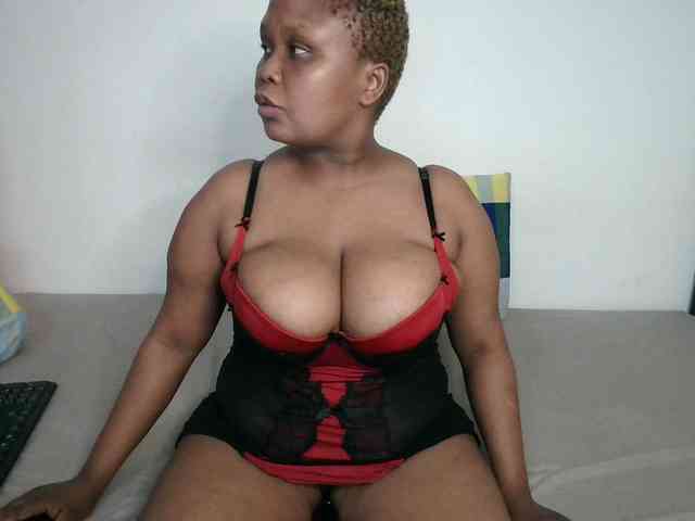 BIGTITTISXX webcam
