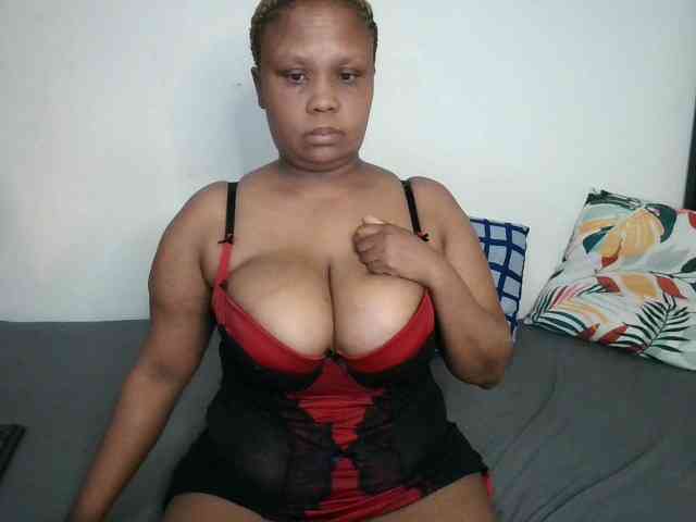 BIGTITTISXX webcam