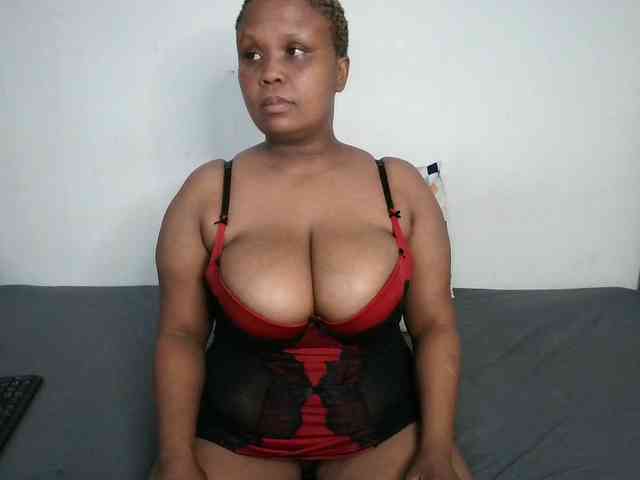 BIGTITTISXX webcam
