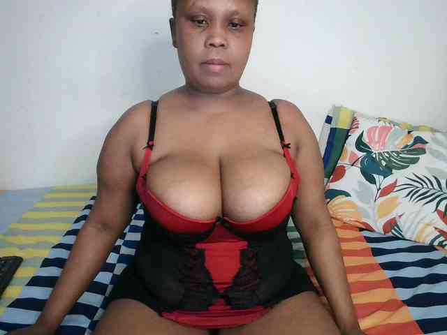 BIGTITTISXX webcam
