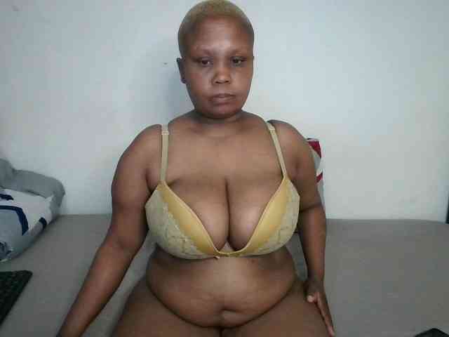 BIGTITTISXX webcam