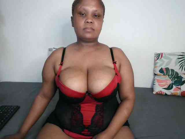BIGTITTISXX webcam