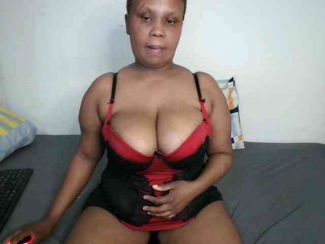 BIGTITTISXX webcam