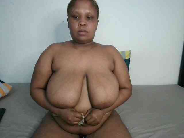 BIGTITTISXX webcam