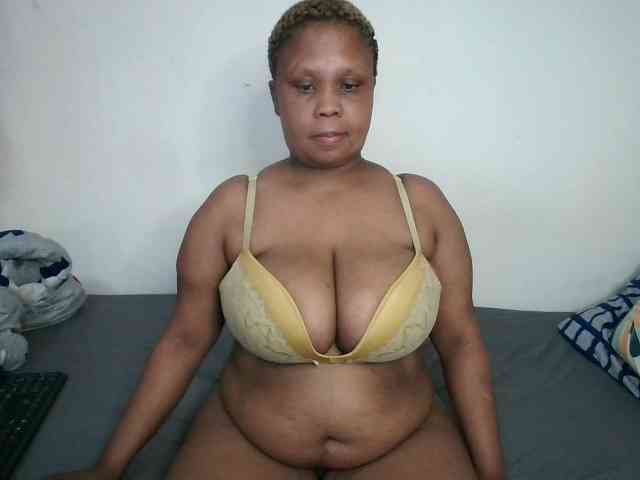 BIGTITTISXX webcam