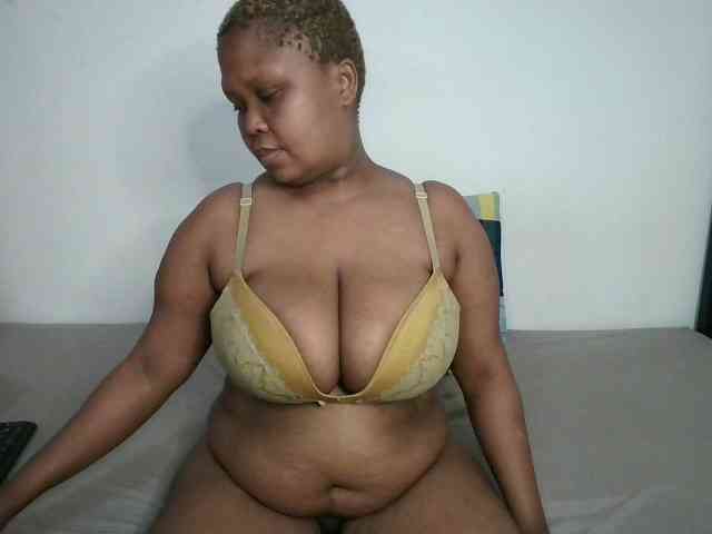 BIGTITTISXX webcam