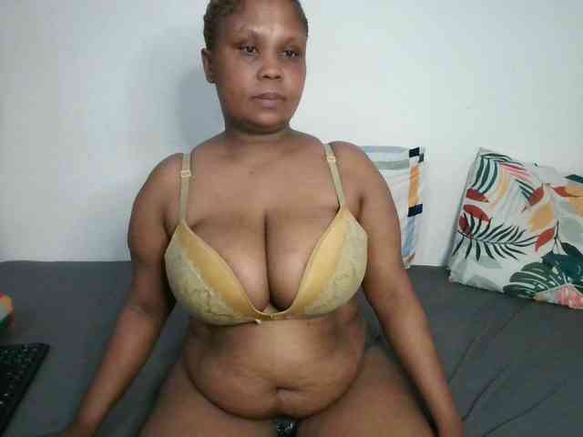 BIGTITTISXX webcam