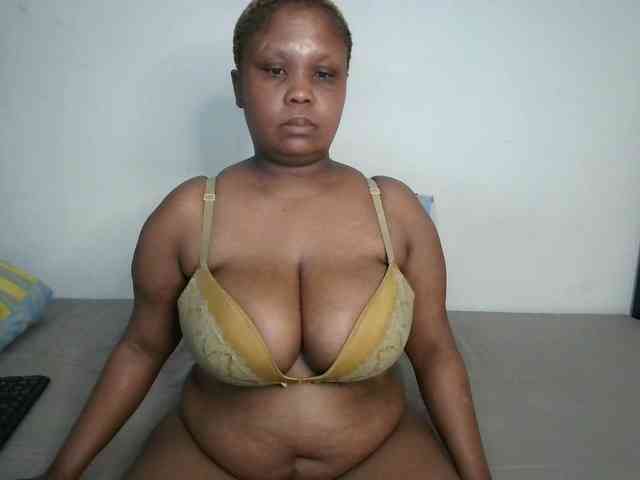 BIGTITTISXX webcam