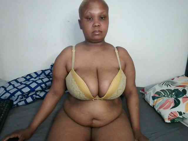 BIGTITTISXX webcam