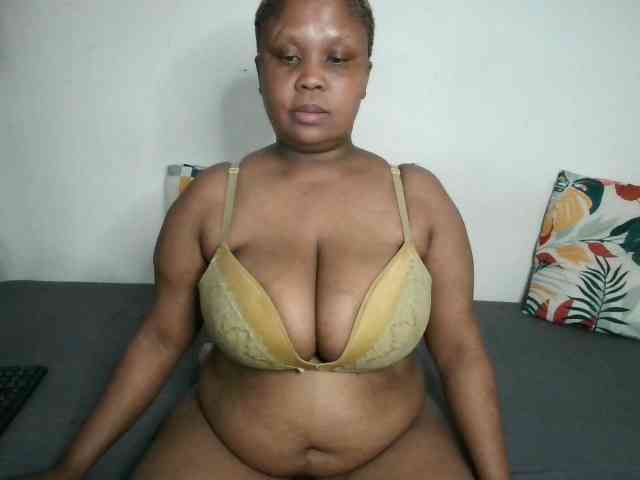 BIGTITTISXX webcam