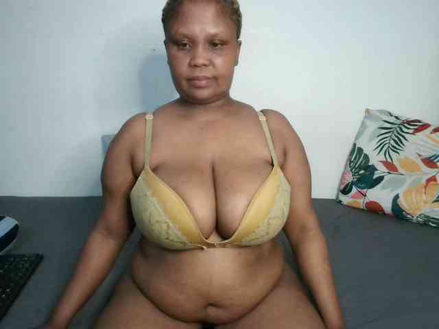 BIGTITTISXX webcam