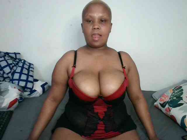 BIGTITTISXX webcam
