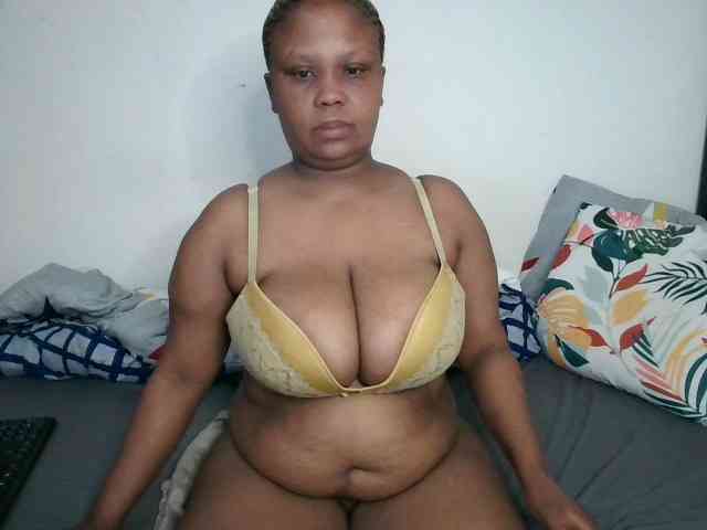 BIGTITTISXX webcam