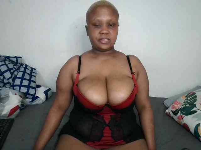 BIGTITTISXX webcam